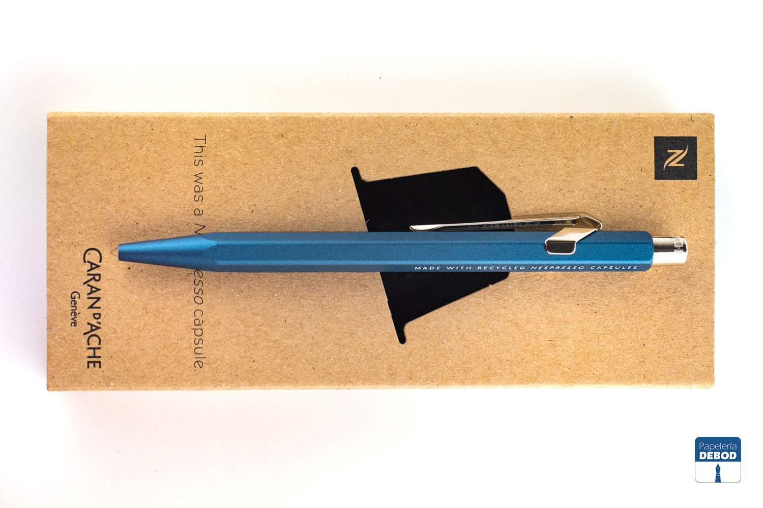 Caran D'Ache X Nespresso – Set Di 3 Matite In Grafite Swiss Wood Con Capsule, Realizzate Con Il 25% Di Fondi Di Caffè Riciclati